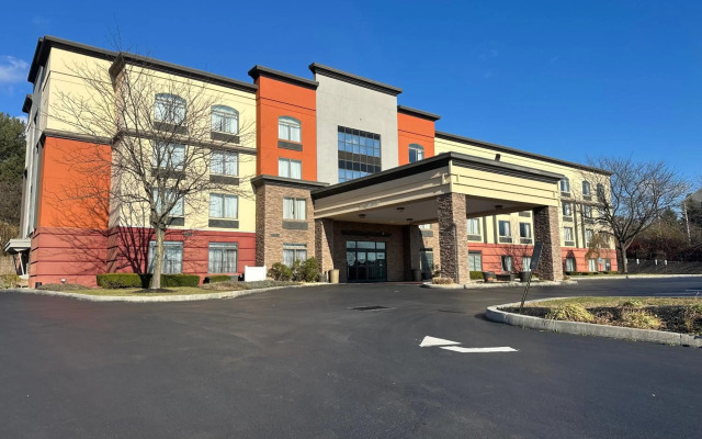Wingate by Wyndham Harrisburg Near Hershey