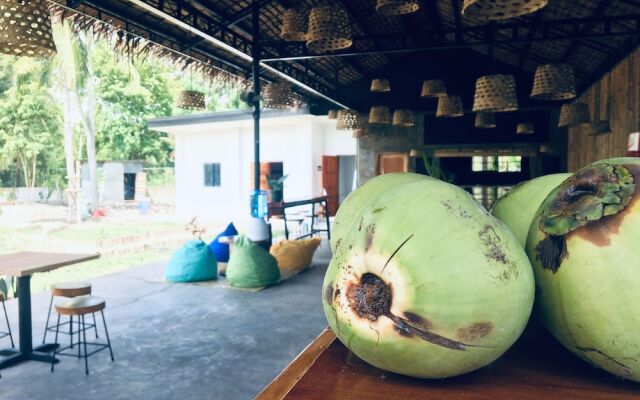 Maayong Hostel - Adults Only