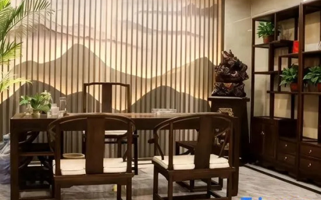 Juxian Junhao Business Hotel