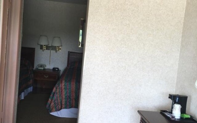 Kingston Inn & Suites