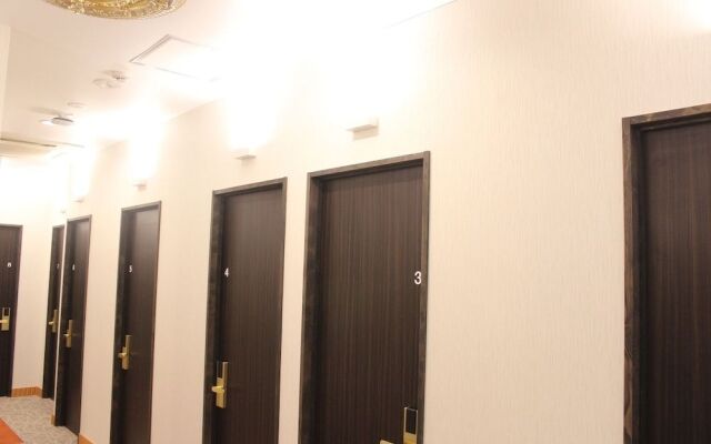hostel & powder room crane - Caters to Women