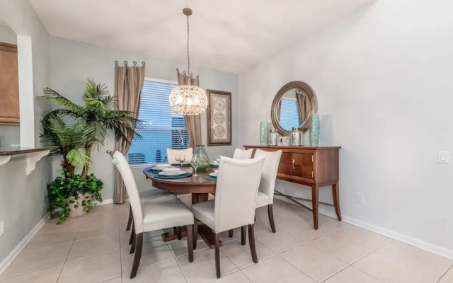 Spacious Home W/private Pool/spa & Free Waterpark!