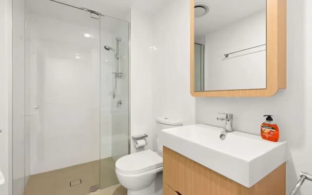 South Brisbane 2 Bedrooms Apartment with Free Parking by KozyGuru