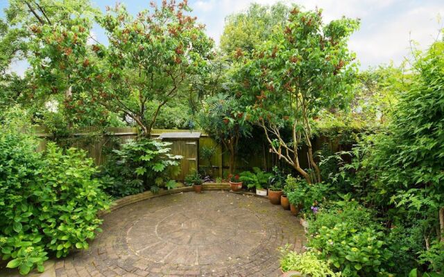 Beautiful 4BR Family Home in Leafy SE London