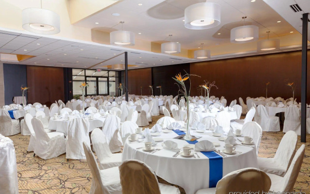 Delta Hotels by Marriott Minneapolis Northeast