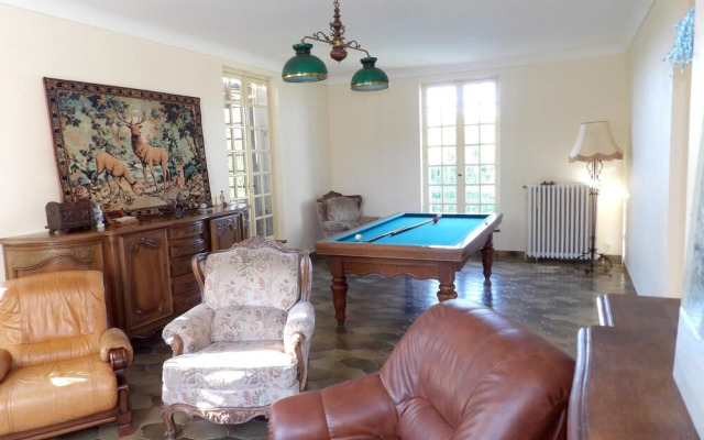 Villa With 5 Bedrooms in Hautefort, With Private Pool and Furnished Garden - 1 km From the Beach