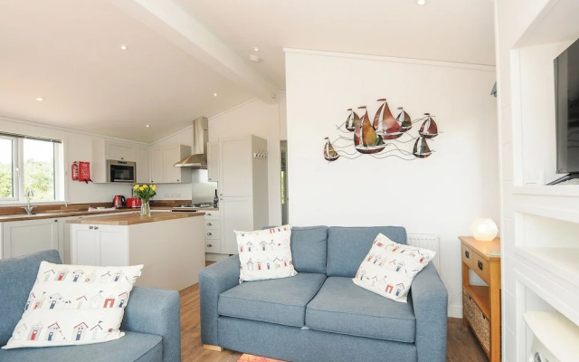 Midway Lodge