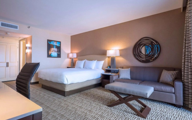 Hilton Phoenix Airport