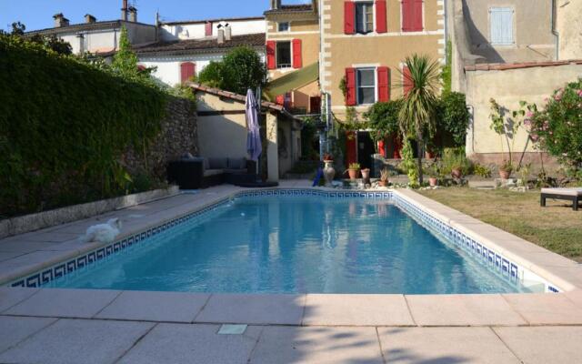 St Jean du Gard : Spacious Apartment with Use of Pool