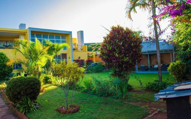 "room in Villa - The White-orange Bedroom With a Pleasant View Overlooking the Lake."