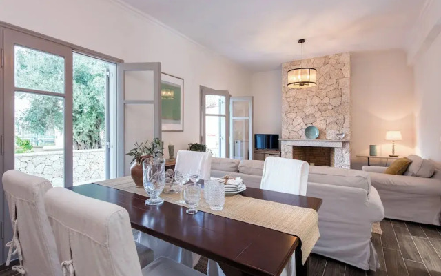 Verde Olive Three-Bedroom Holiday Home by Konnect