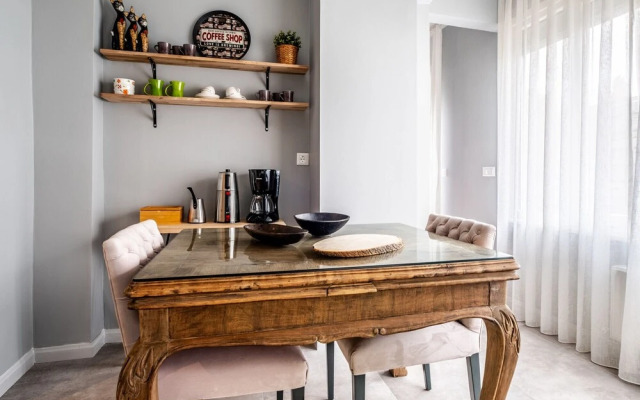 Vibrant Flat Next to Bostanci Marmaray Station