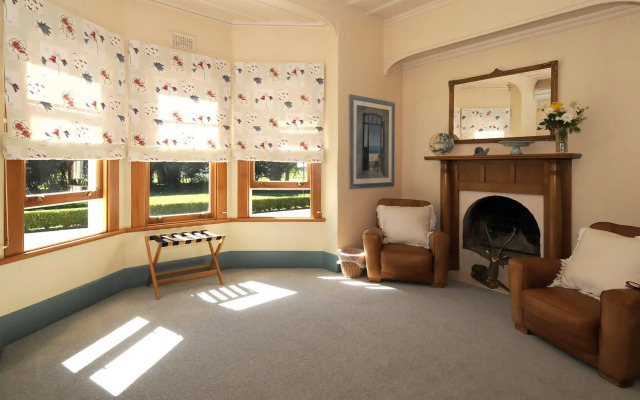 Oak Lane Lodge