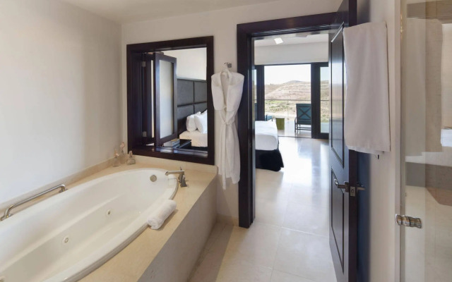 Puerta Cortes Residences