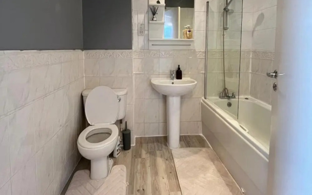 City Centre & Parking 2 Bed Ap