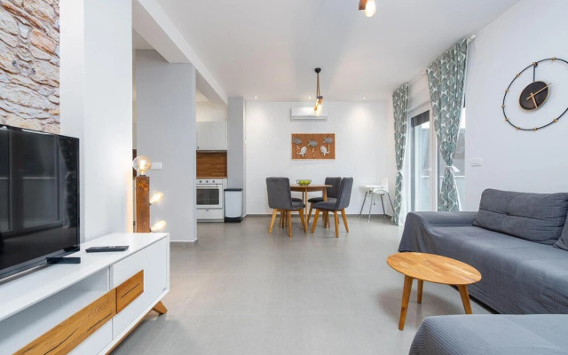 Nice Apartment in Vrsi With Wifi and 3 Bedrooms