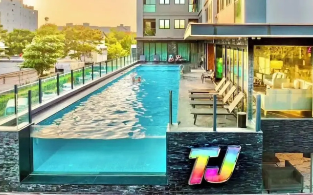The TJ