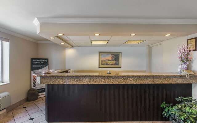 Econo Lodge Inn & Suites Joplin