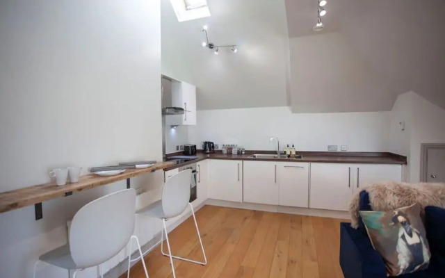 Higgihaus Cabot Mews Aparthotel