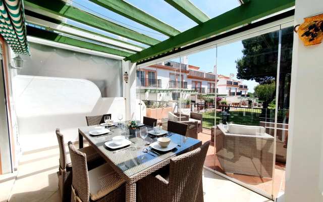 Lomas de Cabopino House