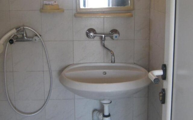 Eli Guest House