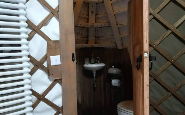 Bembridge Harbour Yurt - Log Burner - Wifi