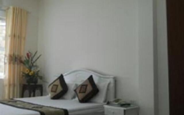Phu Nhuan Hotel 3