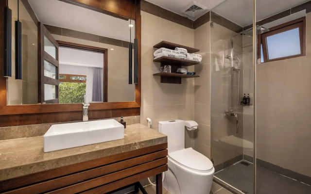 HA Ocean Front Hotel and Apartment