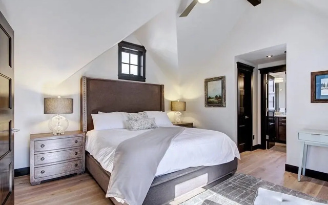 The Bogart House 5 Bedroom Home