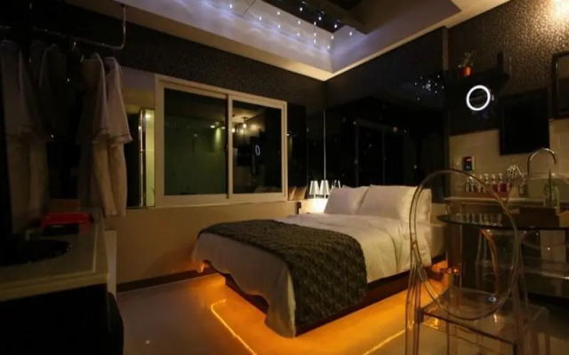 February Boutique Hotel