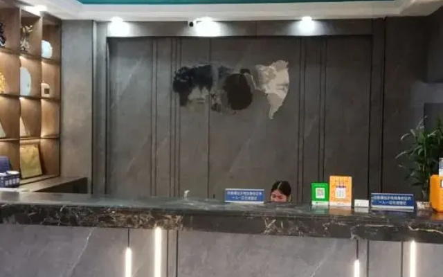 Pai Hotel (Chenzhou Yizhang County Yiren Plaza Branch)