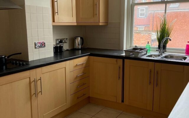 Central Location - 2 Bedroom Apartment