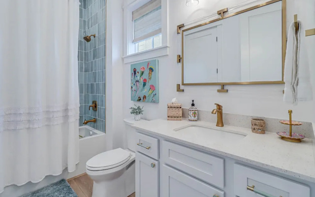 Dock Holiday 212 COA