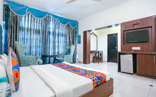 FabExpress Lloyd House