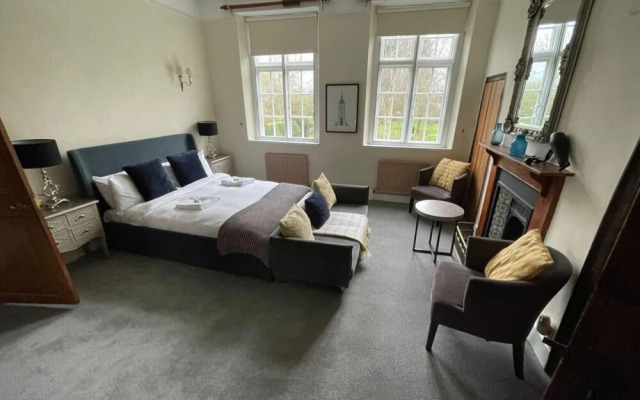 The Royal Retreat -elegant 7bdr With Garden