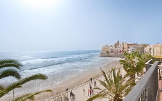 Sitges Group- Playa San Sebastián