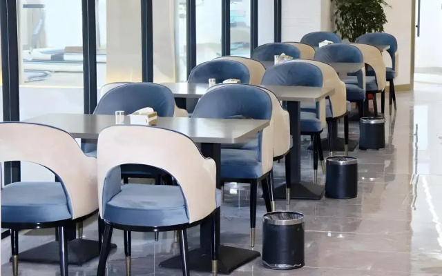 VX Hotel Lianyun Gang Guanyun Baichen Plaza