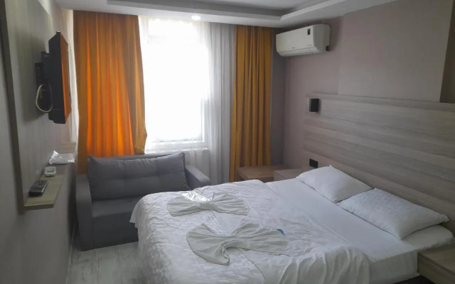 Moon Suit Otel