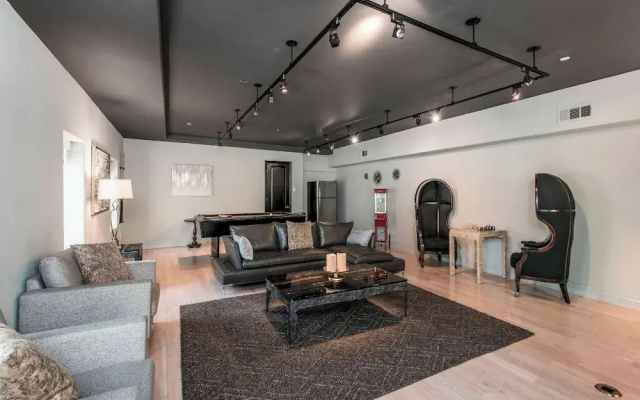 Robmar Mansion - Beverly Hills Mediterranean Estate With Pool & Sport Court