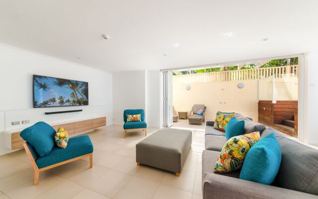 Netanya Noosa Beachfront Resort