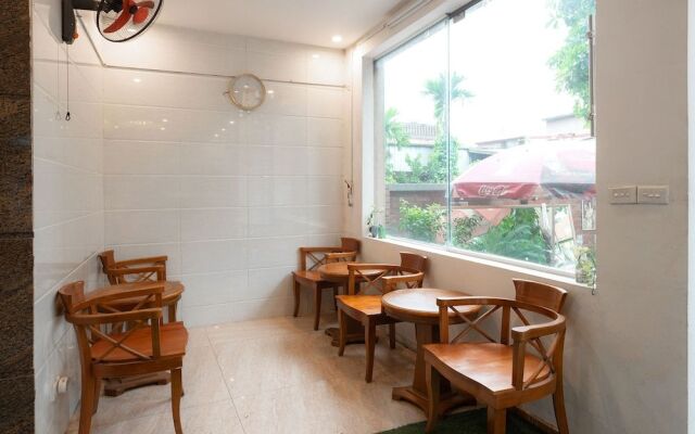 OYO 472 Lenka Hotel