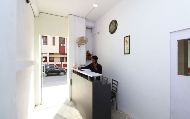 OYO 28356 Krishna Inn