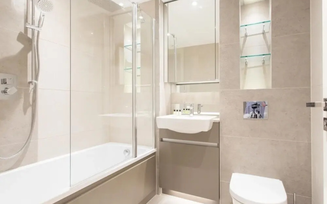 Amazing 2BR Flat Near London City Airport