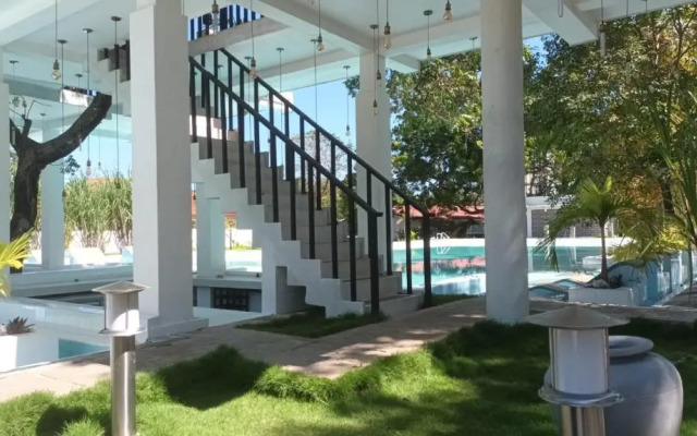 Lucky Beach Resort