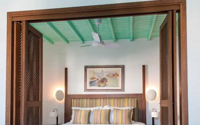 Poseidon Hotel & Suites