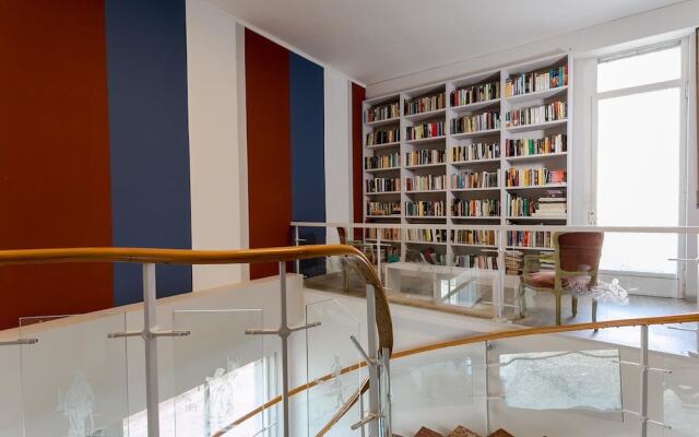 Boulevard 900 - Comfort and Style - Entire Structure 12 Beds