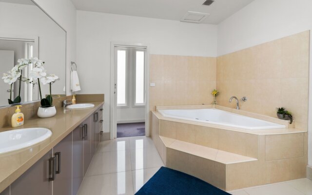 Canterbury Villa 7BRM for Big Group