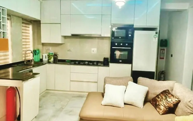 Super Luxurious 1-bed Apartment in Ikate