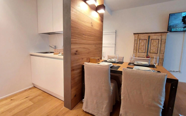 ALPENFLAIR - charming ski-to-door apartment