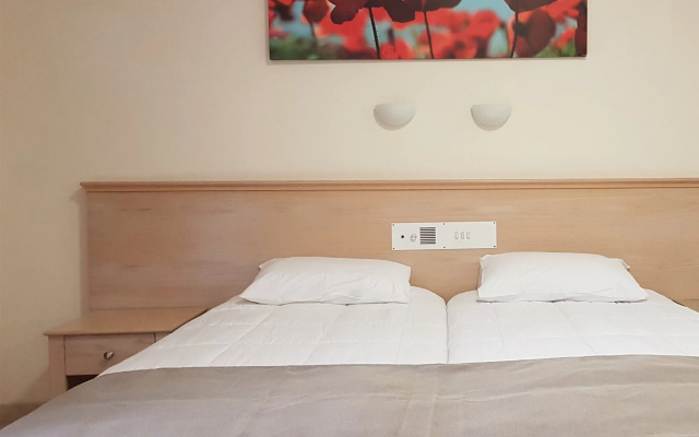 Senator Hotel Apartments - Adults Only